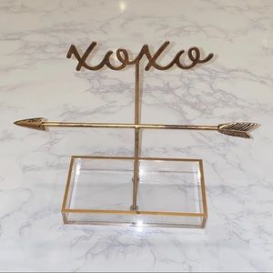 Gold xoxo arrow jewelry holder